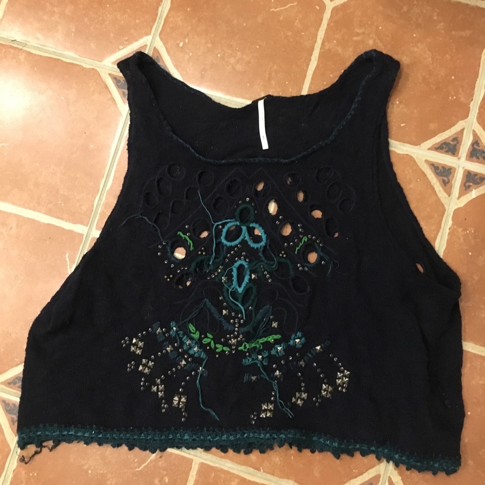 cut out detail free people tank
